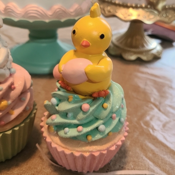 Easter Cupcake Set 🐰 - Picture 2 of 4